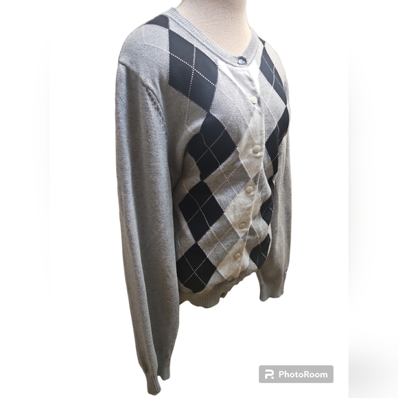 Izod gray Argyle pattern button down cardigan - Picture 2 of 5